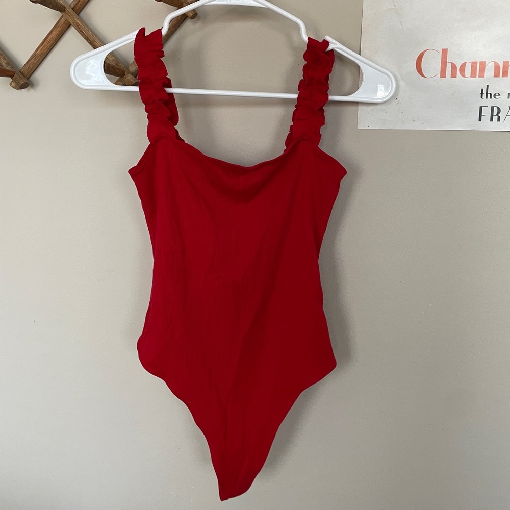 Aritzia Sunday Best Firecracker Red Bodysuit size S